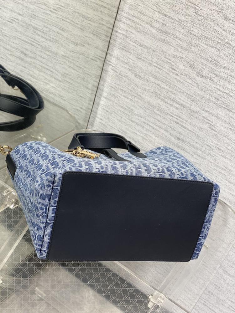 Top Handle Bag Style 1017794559