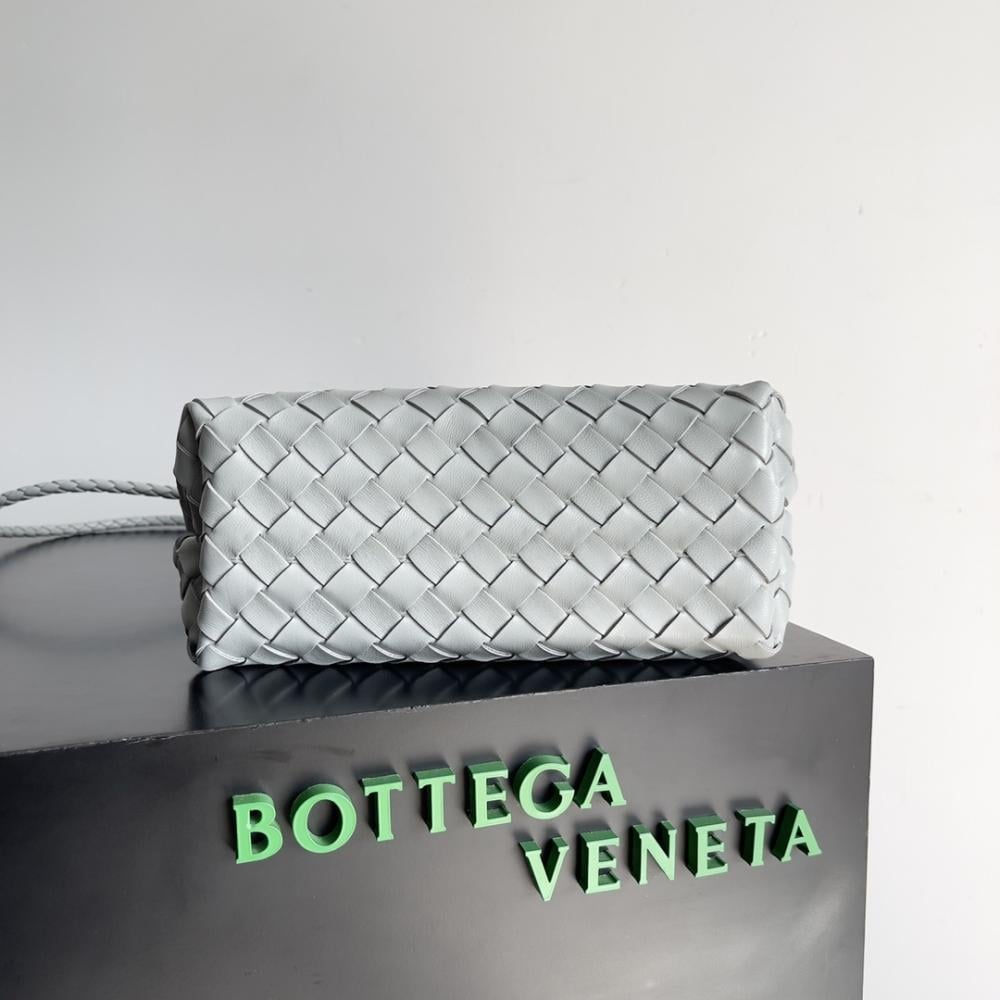 Luxury Top Handle Bag Style 526484192