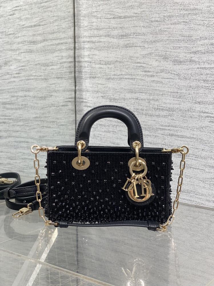 Embroidered Wallet Style 46067487