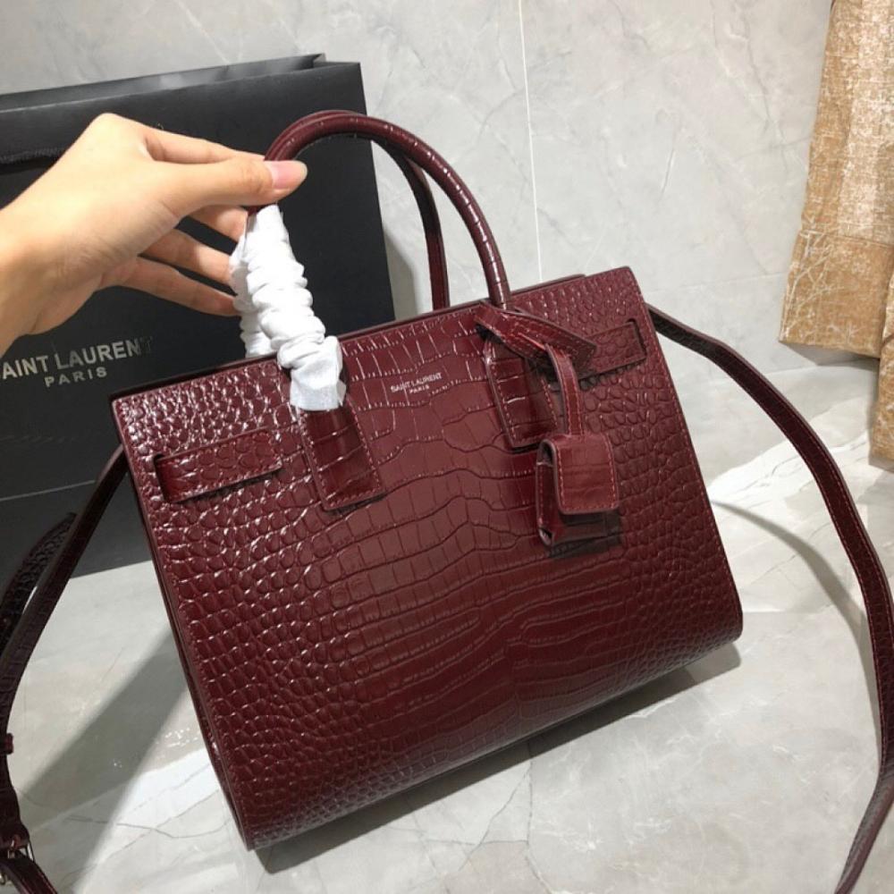 Elegant Refined Shoulder Bag 26x20.5x12.5cm