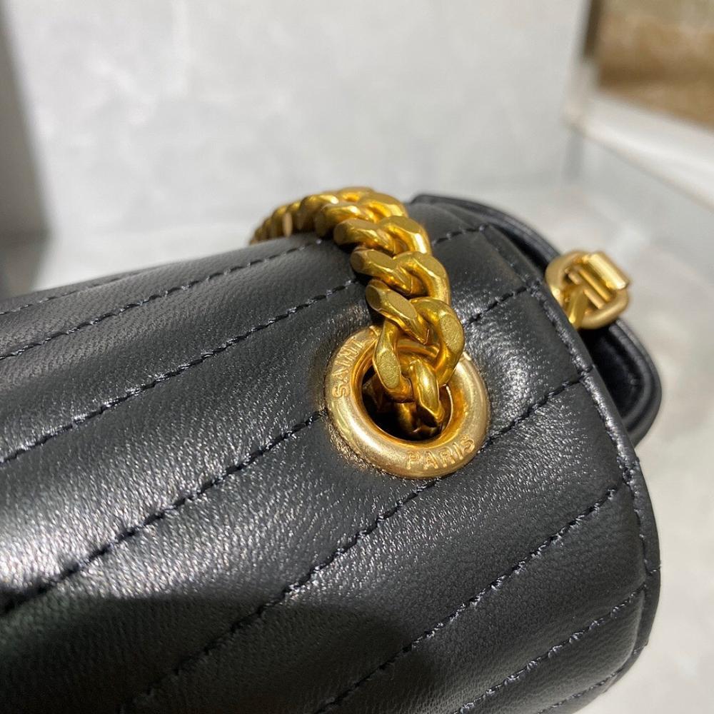 Modern Refined Embroidered Lambskin Crossbody Bag 24x19x7cm