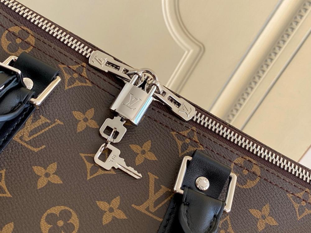 Luxury Refined Quilted Leather Shoulder Bag 45x27x20cm
