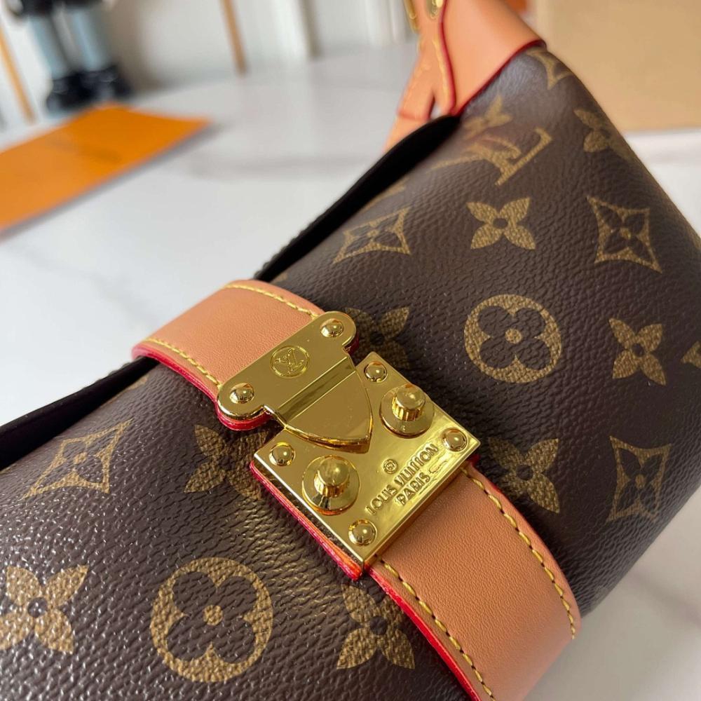 Italian-Inspired Stylish Monogram Leather Shoulder Bag 22x14.5x8cm