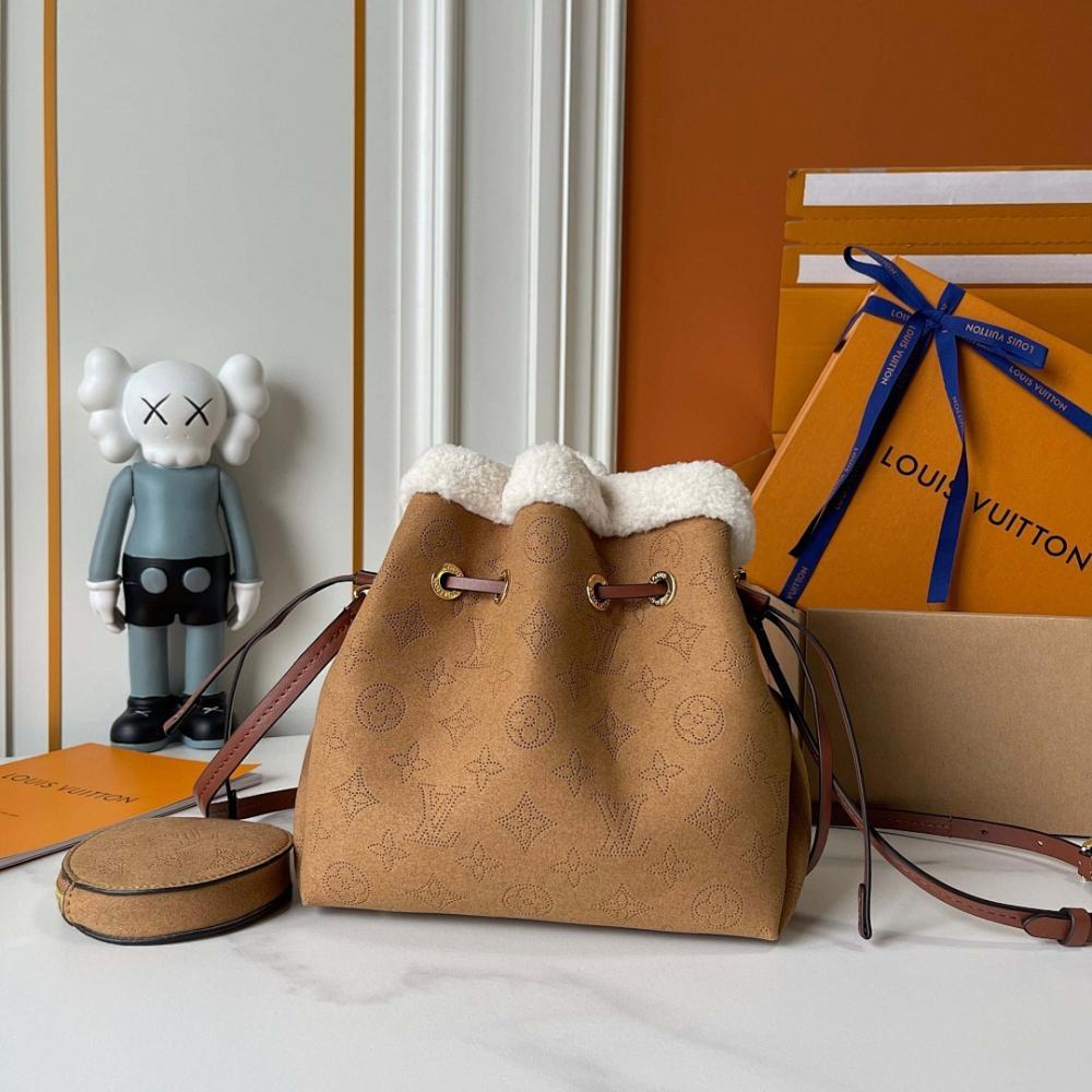 CarryAll Monogram Lambskin Shoulder Bag 19x22x14cm