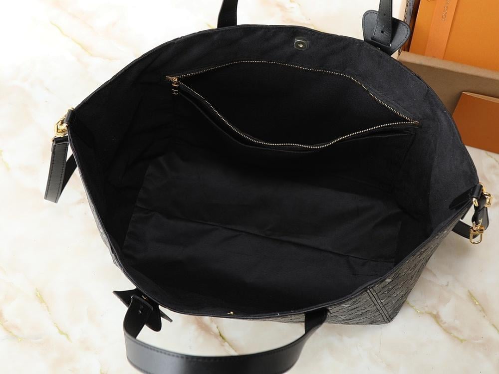 Italian-Inspired Elegant Shoulder Bag 56.5x30.5x17cm