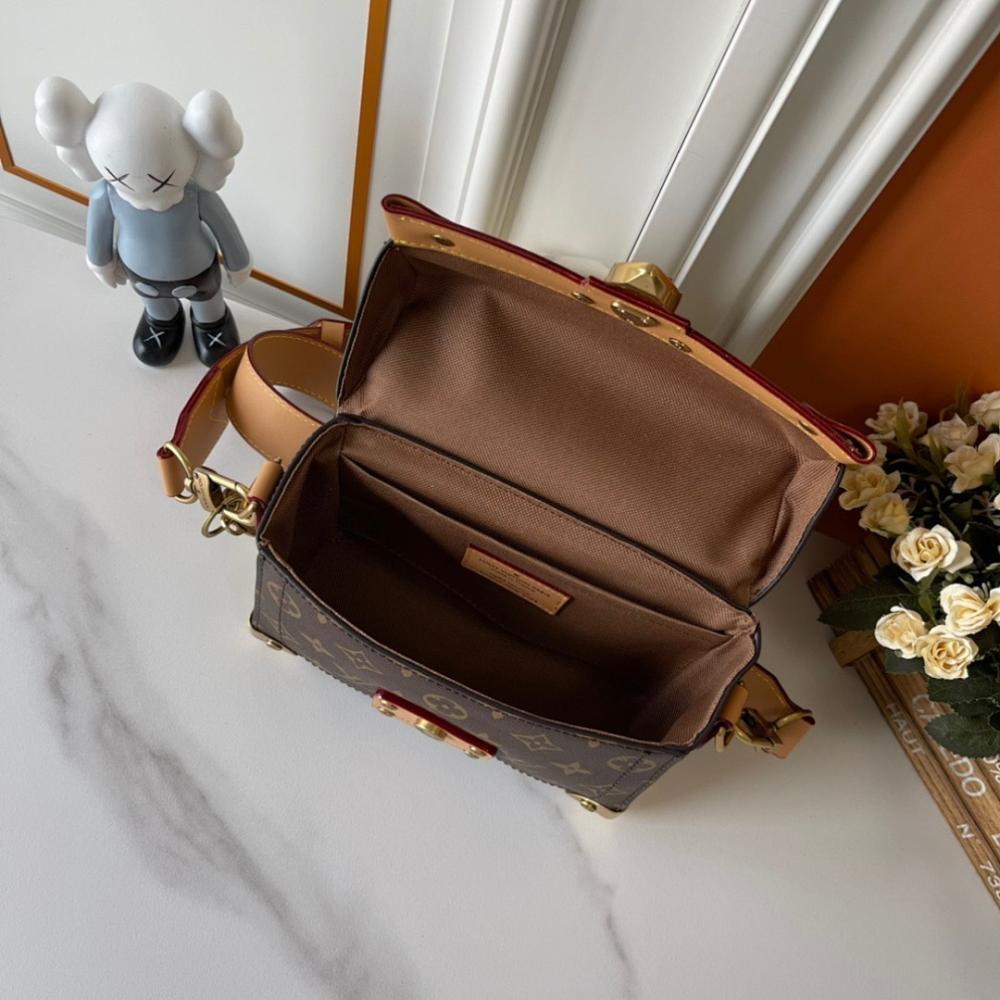 Elegant Studded Leather Travel Bag