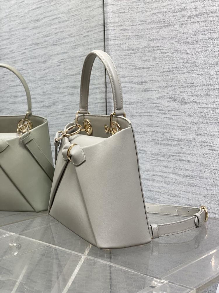 Luxury Top Handle Bag Style 1630914109