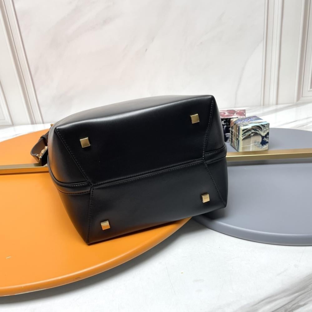 Calfskin Bucket Bag Style 1178508331