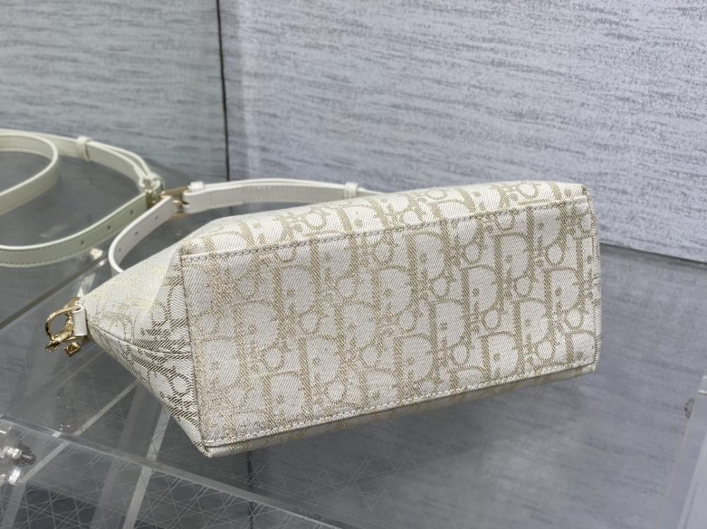 Classic Top Handle Bag Style 2065948893