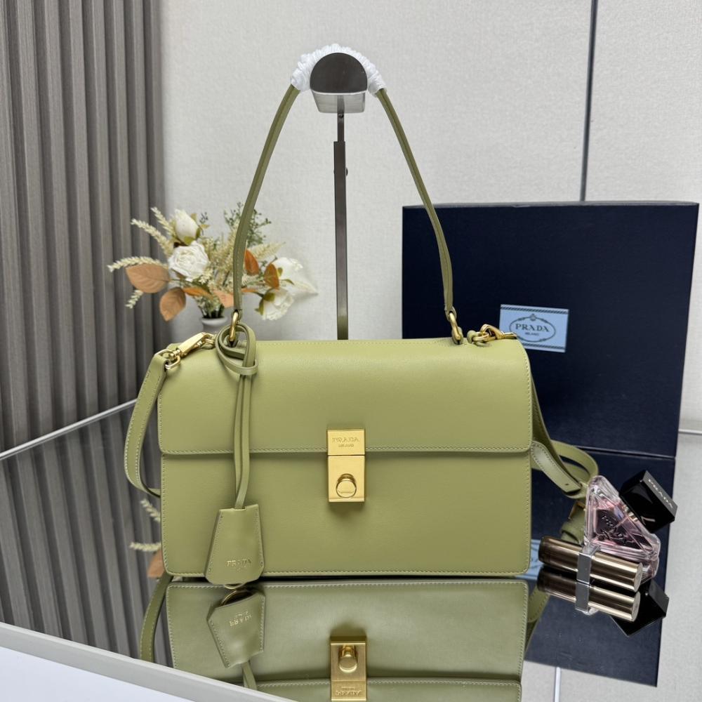 Classic Shoulder Bag Style 642853334