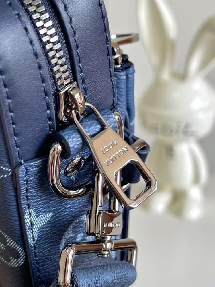 Stylish Refined Crossbody Bag 25x18.5x7cm
