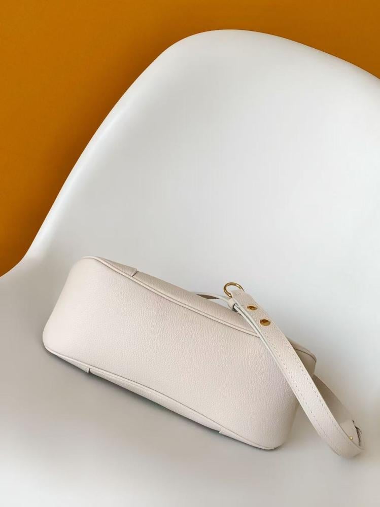 Leather Shoulder Bag Style 185521934