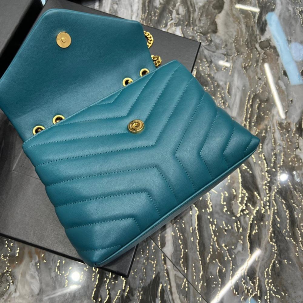 Stylish Calfskin Shoulder Bag 25x17x9cm