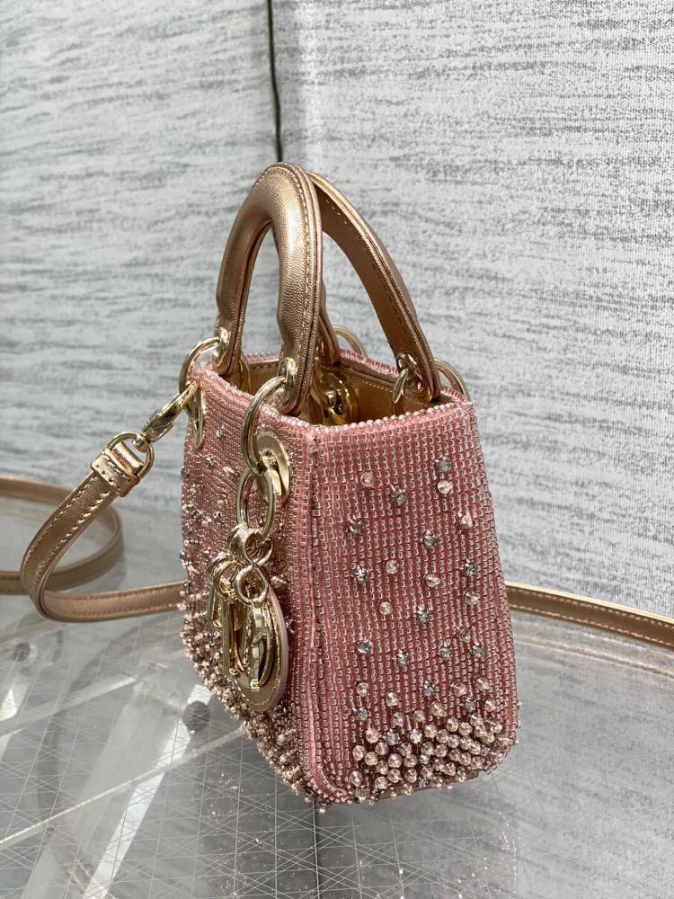 Embroidered Wallet Style 618516525