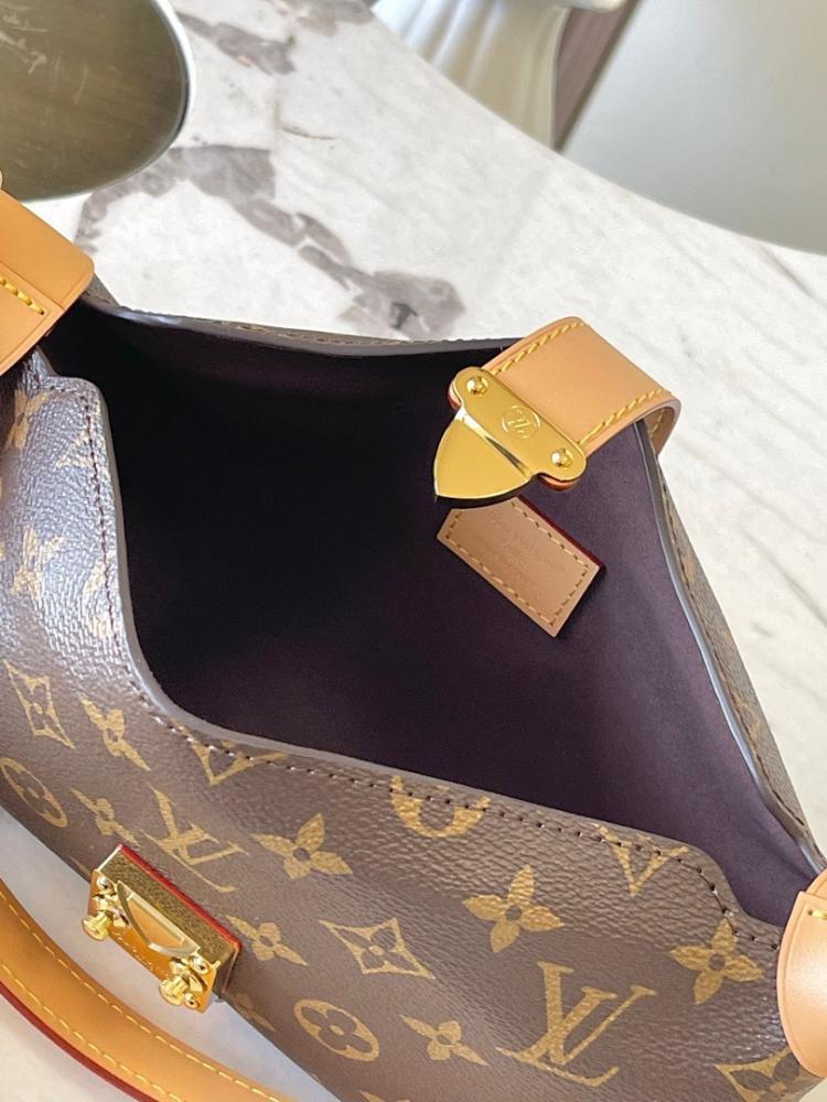 Modern Premium Monogram Leather Shoulder Bag 22x14.5x8cm