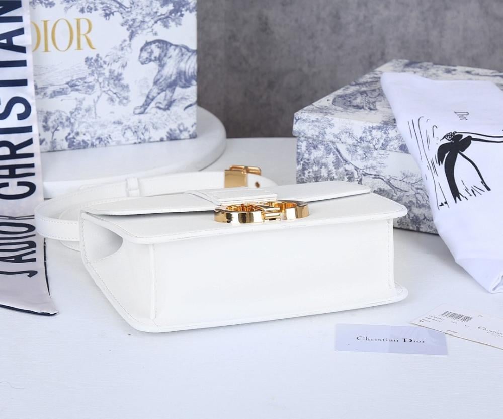 Classic Italian-Inspired Shoulder Bag 24x17x8cm