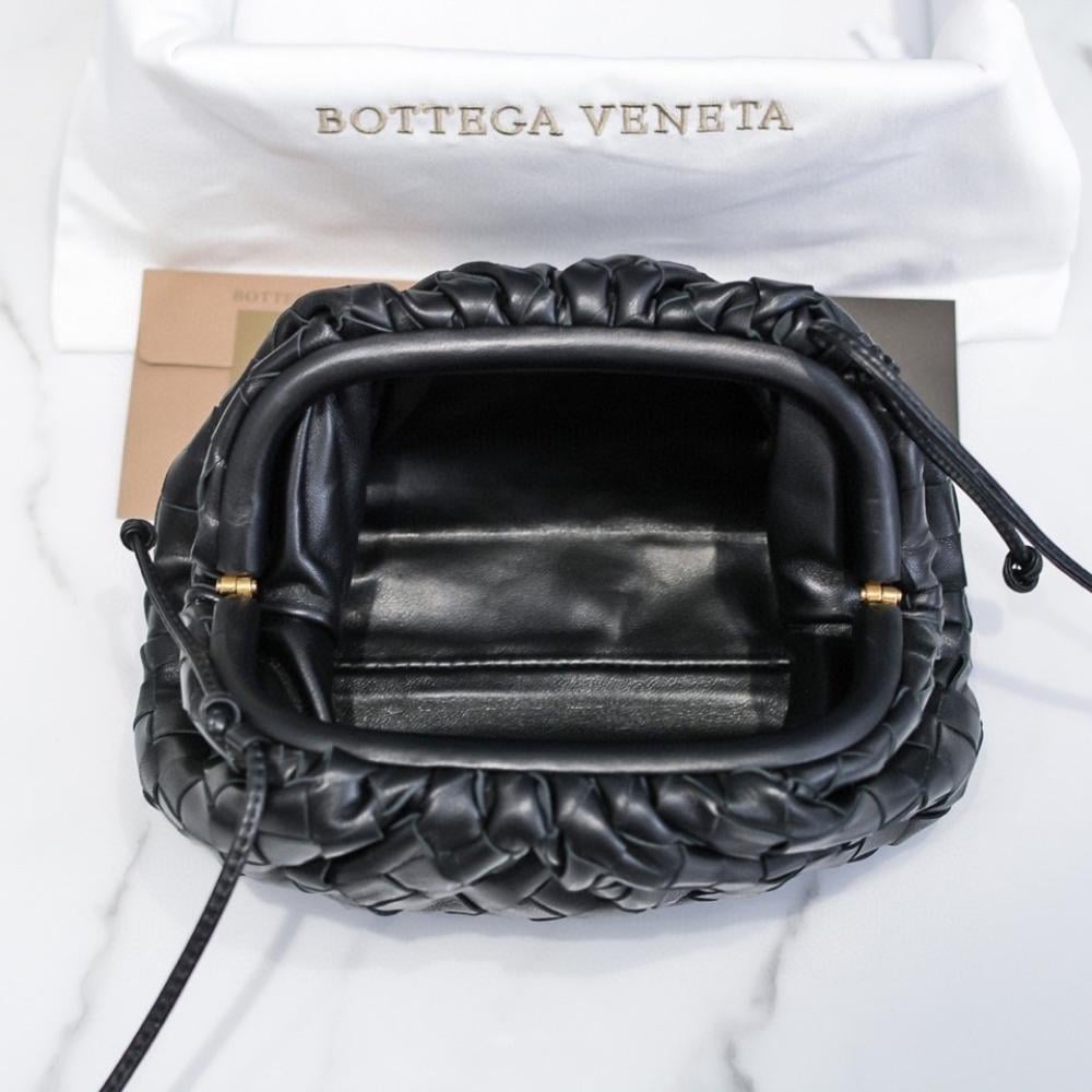 Classic Top Handle Bag Style 48130345