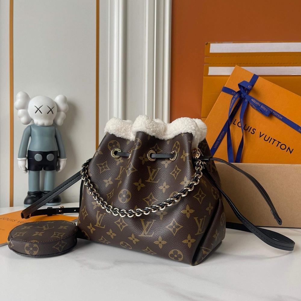 Modern Refined Lambskin Shoulder Bag 22x19x14cm