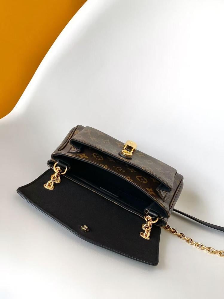 Top Handle Bag Style 527947837