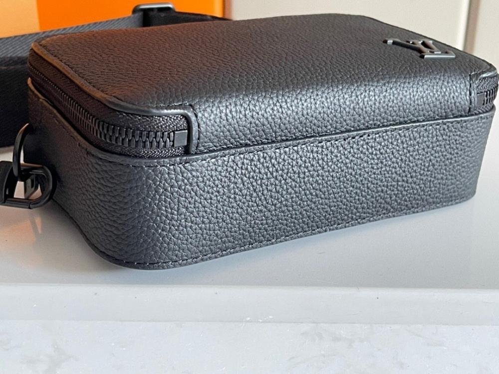Modern Stylish Leather Shoulder Bag 18.5x11x6.5cm