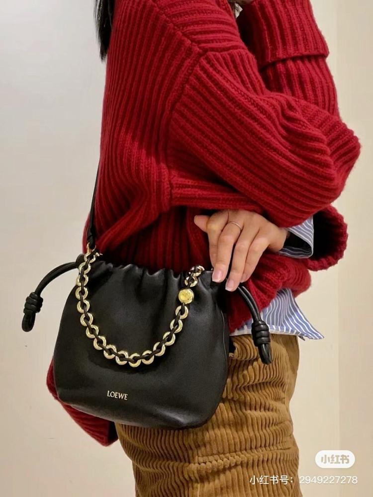Classic Elegant Leather Shoulder Bag