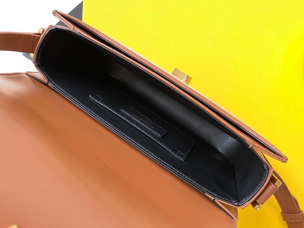 Modern Refined Leather Top Handle Bag 23x16x6cm