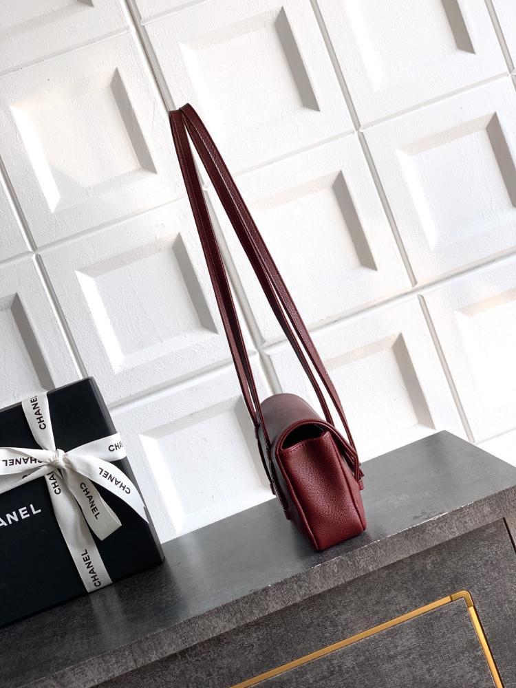 Leather Shoulder Bag Style 33396170