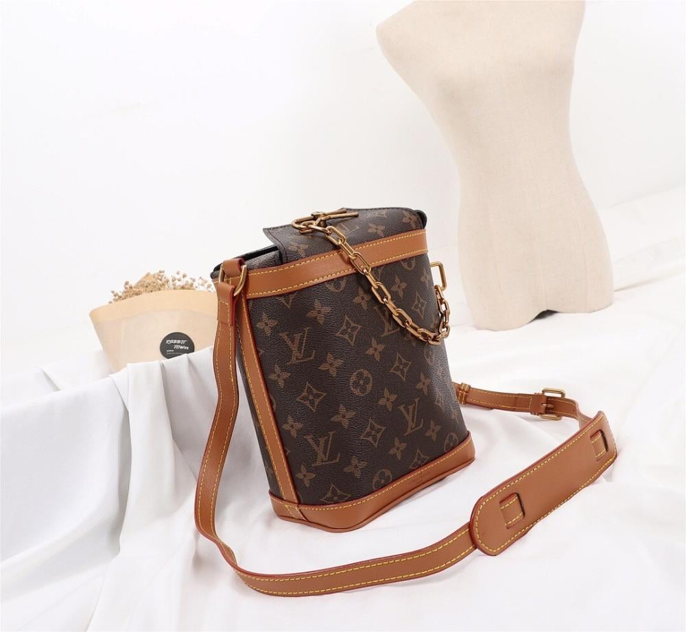 Stylish Monogram Leather Shoulder Bag 20x24x8cm