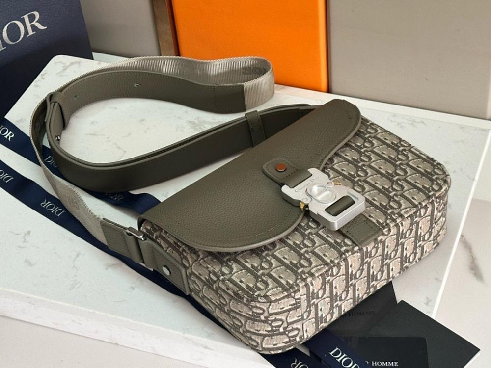 Saddle Printed Leather Shoulder Bag 23x17x6cm Style 371322363