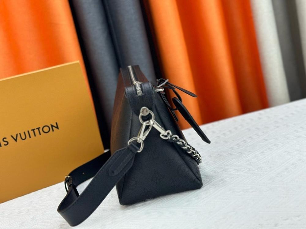 Elegant Leather Shoulder Bag 29x18x13cm