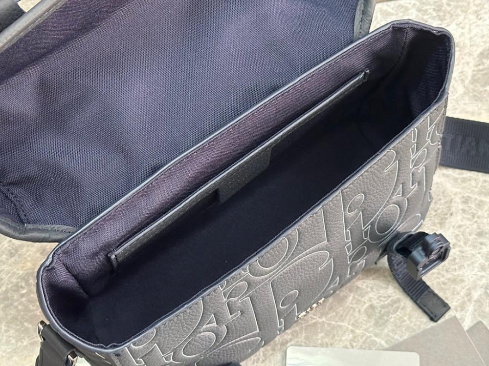 Elegant Blue Leather Shoulder Bag