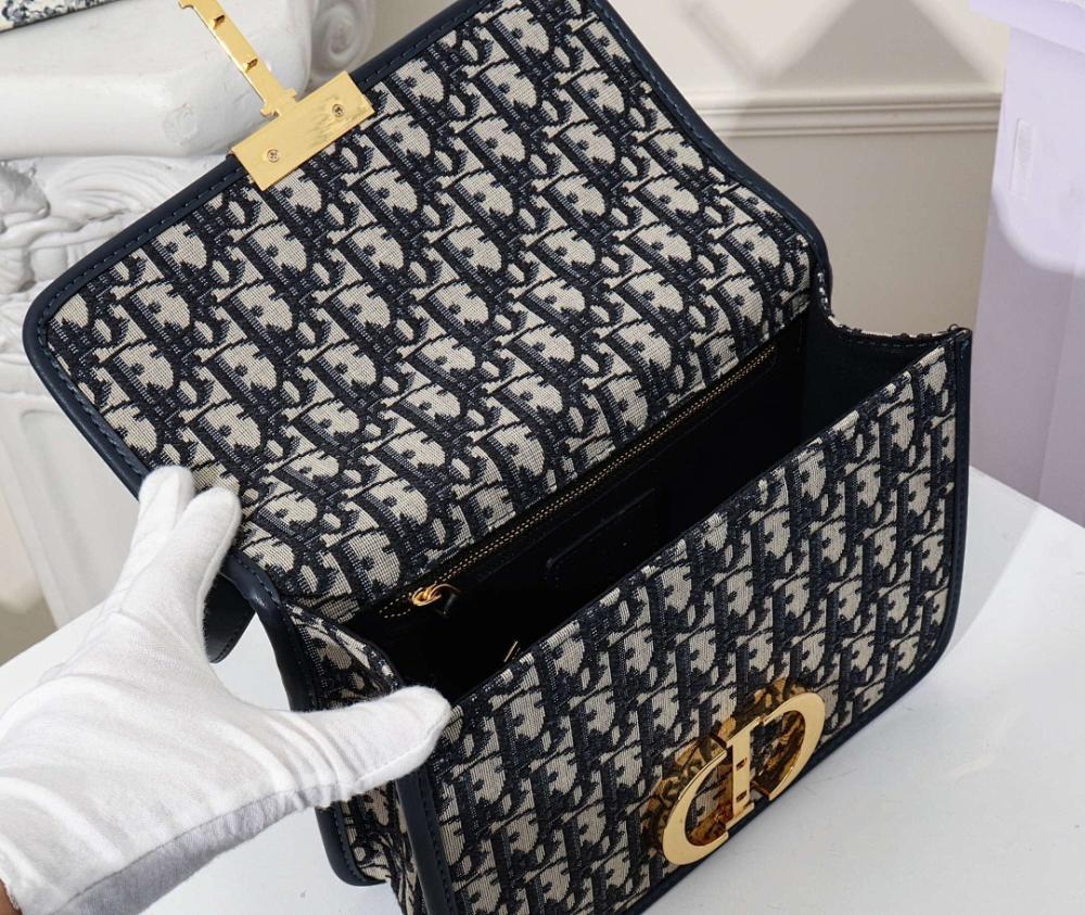 Alma Leather Shoulder Bag 24x17x8cm Style 128526789