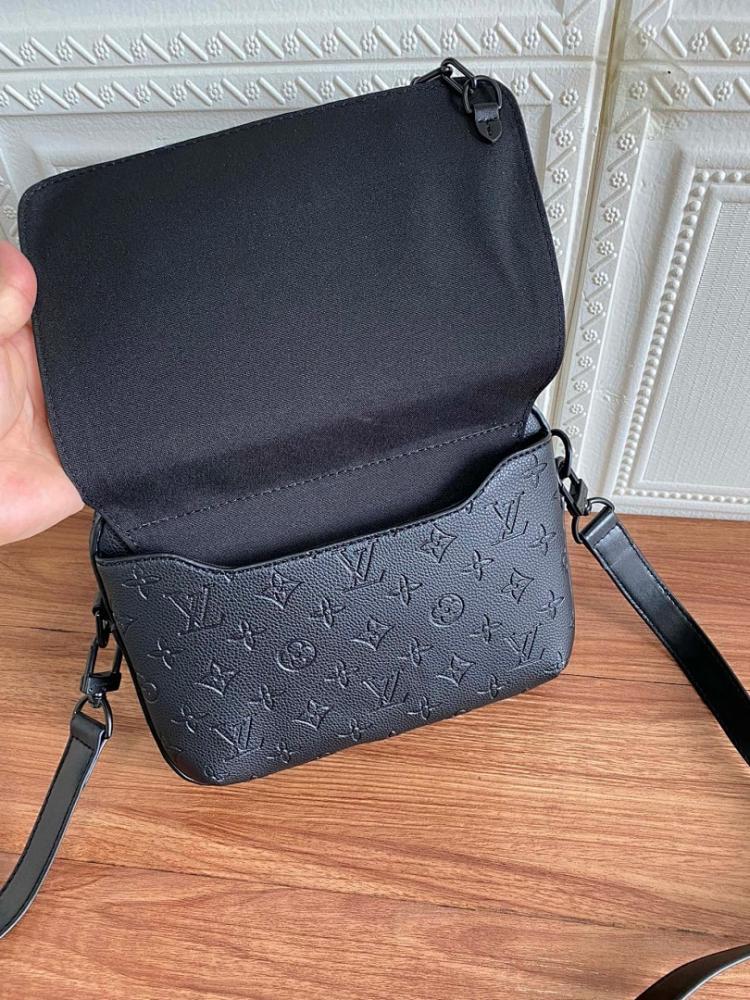Classic Elegant Shoulder Bag