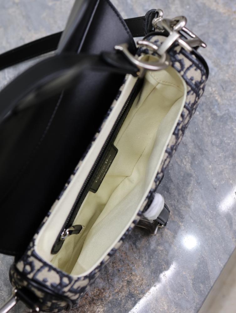 Classic Shoulder Bag Style 71865065