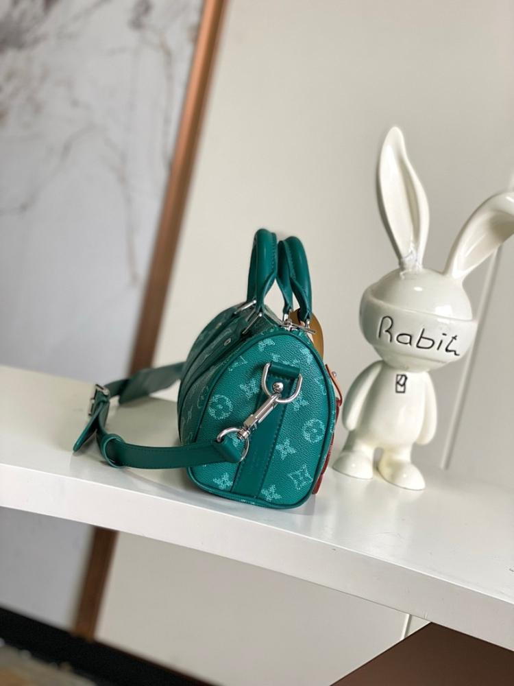 Modern Refined Leather Travel Bag 25x15x11cm