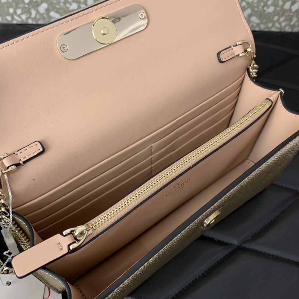 Top Handle Bag Style 162560826