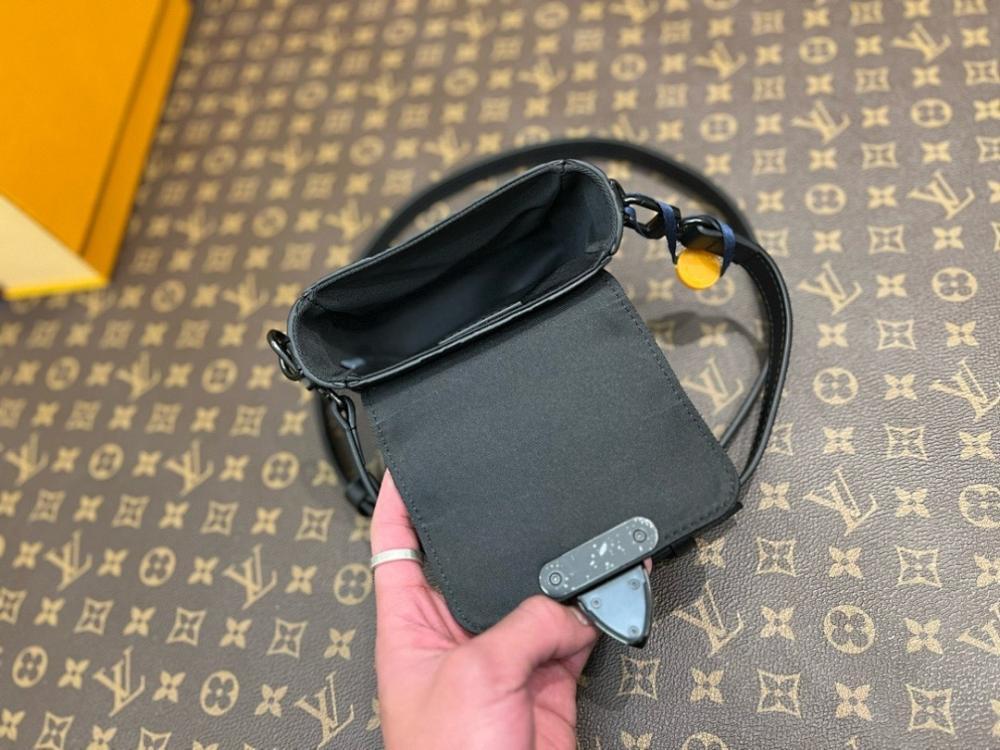 Modern Luxury Leather Shoulder Bag 13x5x12cm