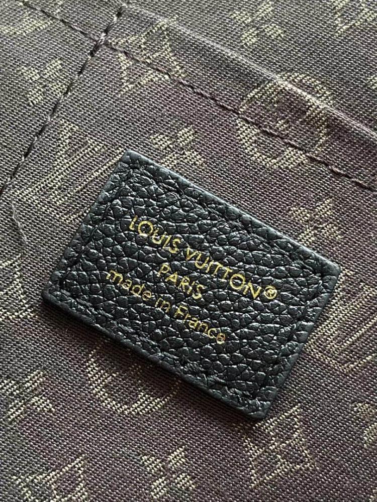 Modern Quilted Calfskin Crossbody Bag