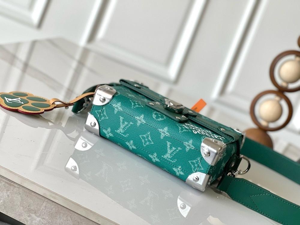 Classic Canvas Crossbody Bag