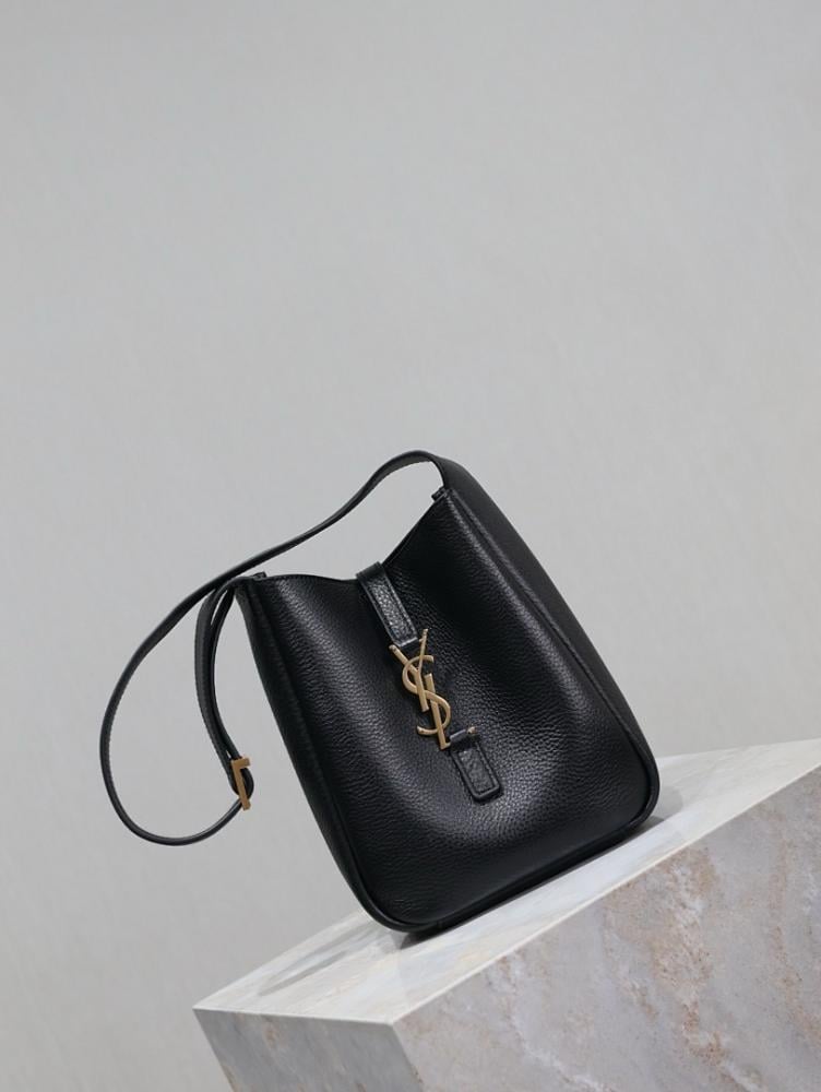 Alma Leather Shoulder Bag 15x16x7cm