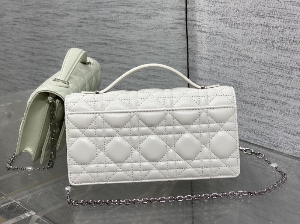Luxury Top Handle Bag Style 1665995823
