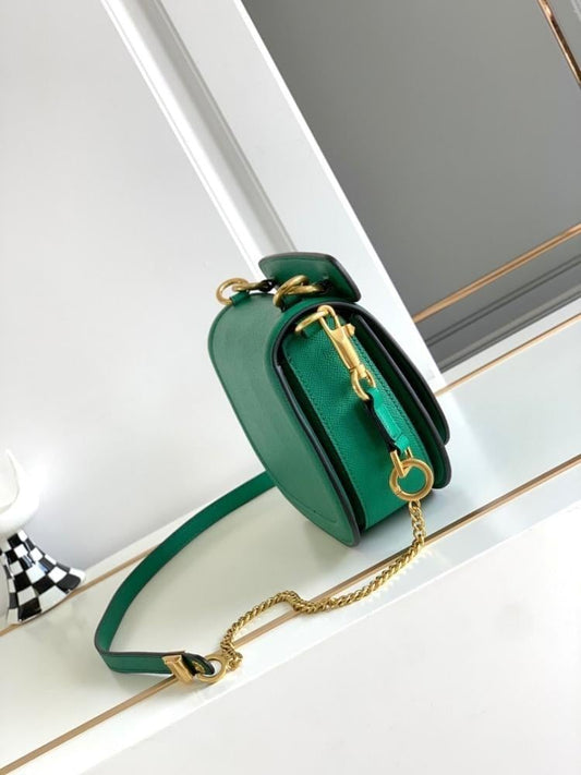 Luxury Refined Calfskin Shoulder Bag 22x15x5cm