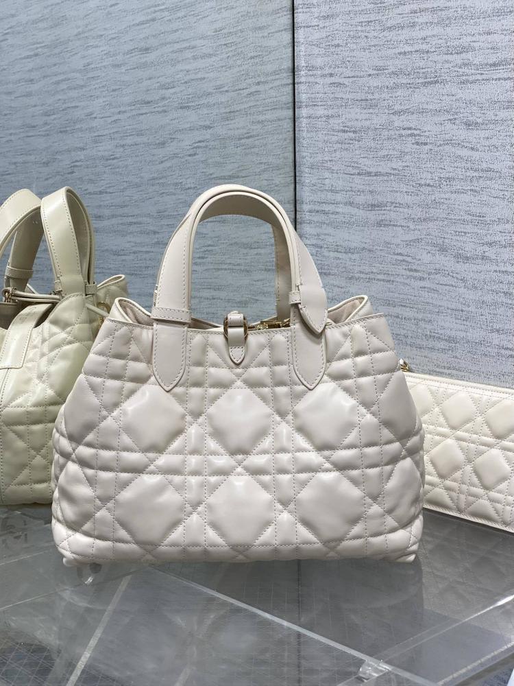 Luxury Top Handle Bag Style 402579642