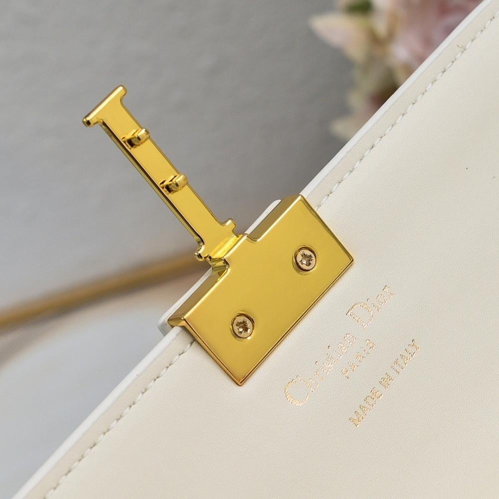 Elegant Leather Crossbody Bag 20x10x4cm