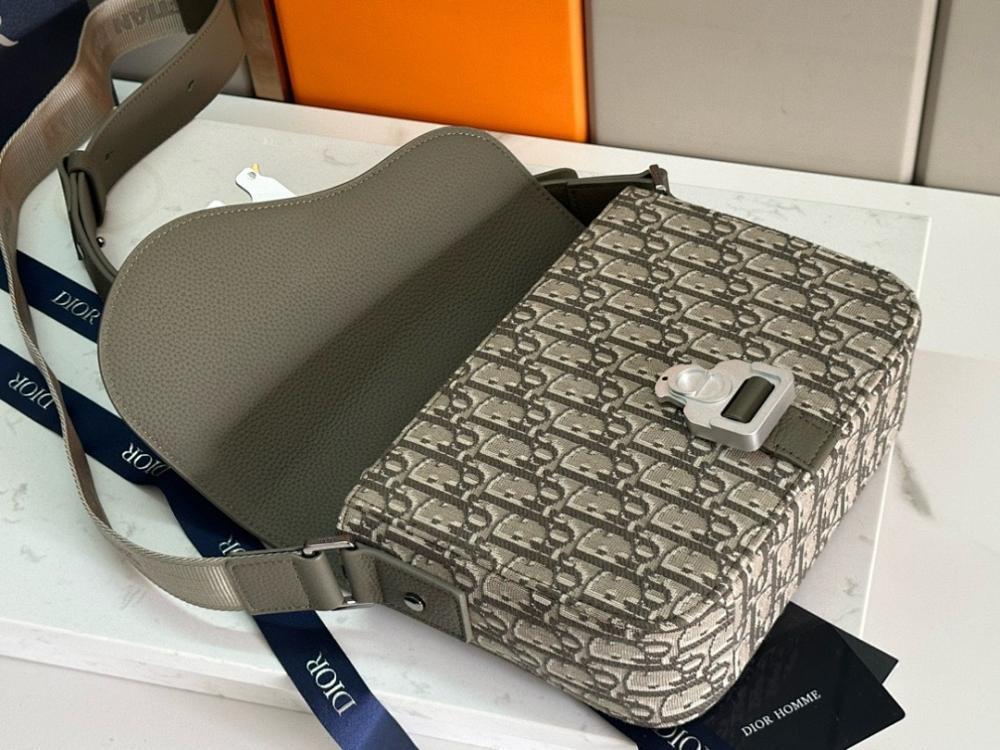 Saddle Printed Leather Shoulder Bag 23x17x6cm Style 371322363