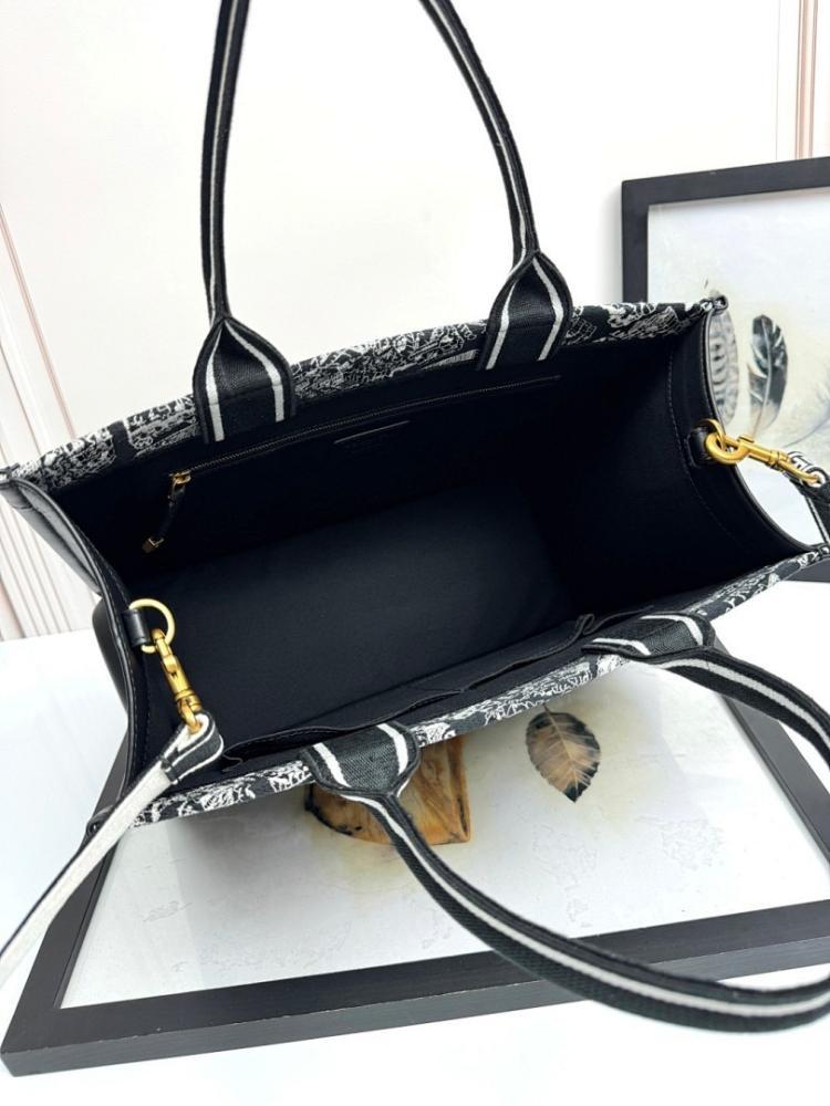 Modern Premium Embroidered Leather Shoulder Bag 36.5x28x17.5cm
