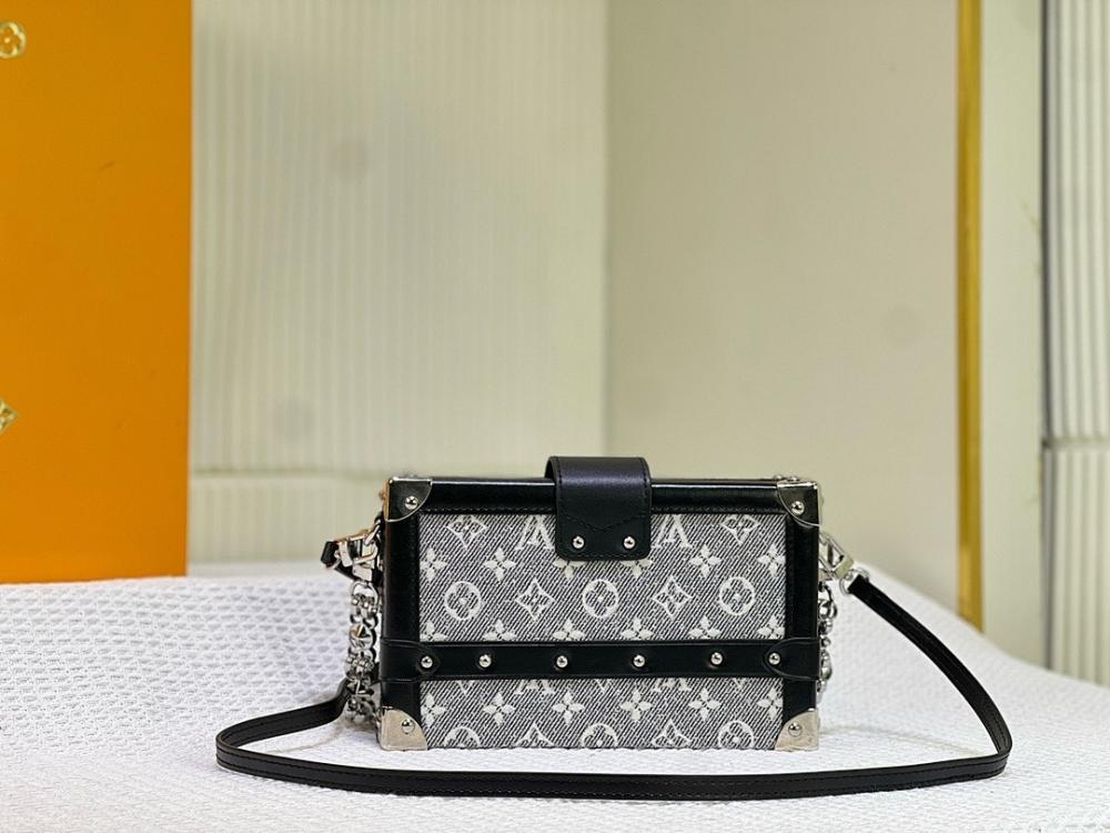 Modern Italian-Inspired Canvas Shoulder Bag 20x12.5x5cm