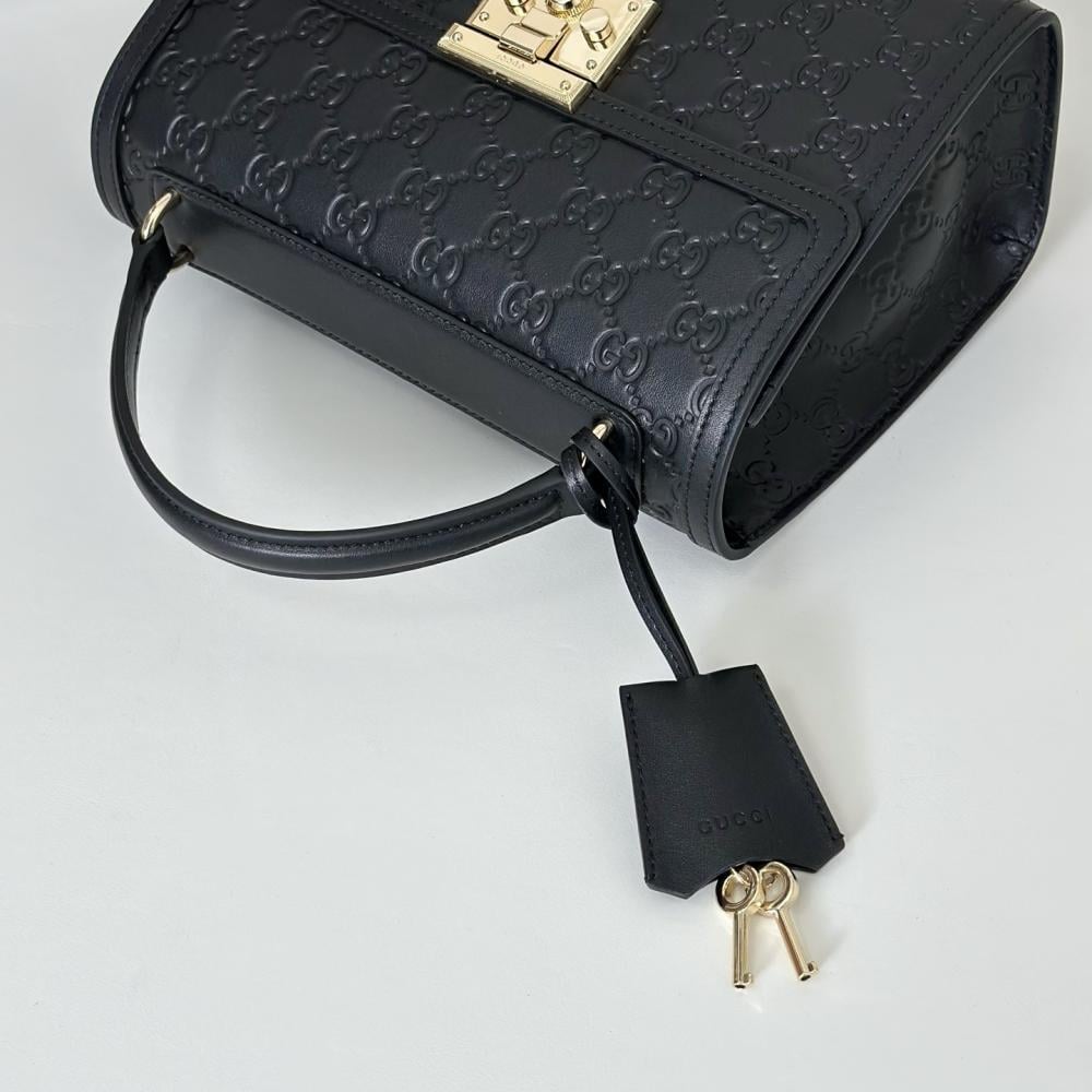 Top Handle Bag Style 1056098274