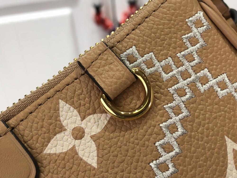 Wallet Style 1692744332