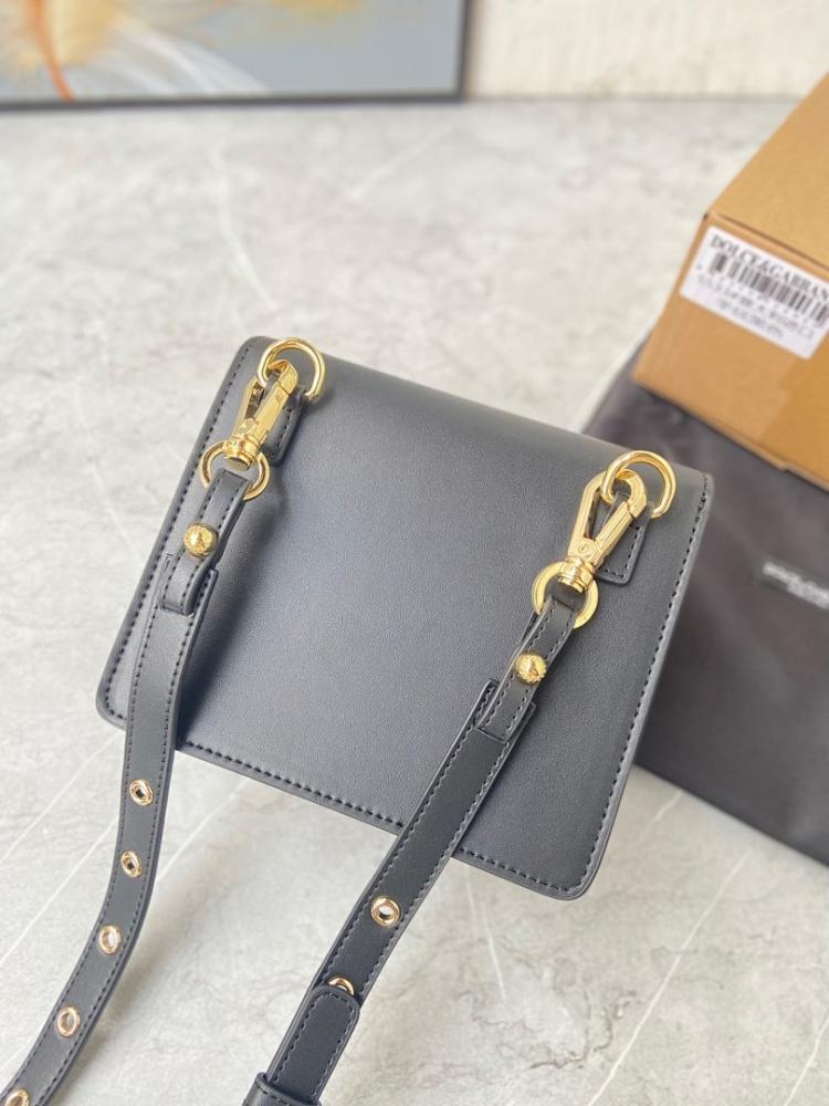 Italian-Inspired Elegant Calfskin Shoulder Bag 18x16x8cm